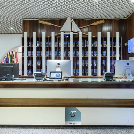 Hotel Hotiday Porto 3*