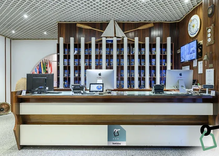 Hotel Hotiday Porto 3*