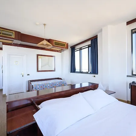 Hotiday Porto Hotel