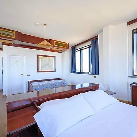 Hotiday Porto Hotel