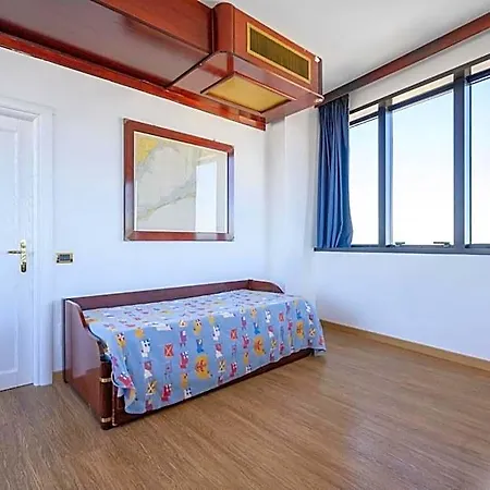 Hotel Hotiday Porto