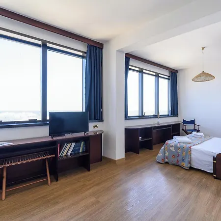 Hotel Hotiday Porto